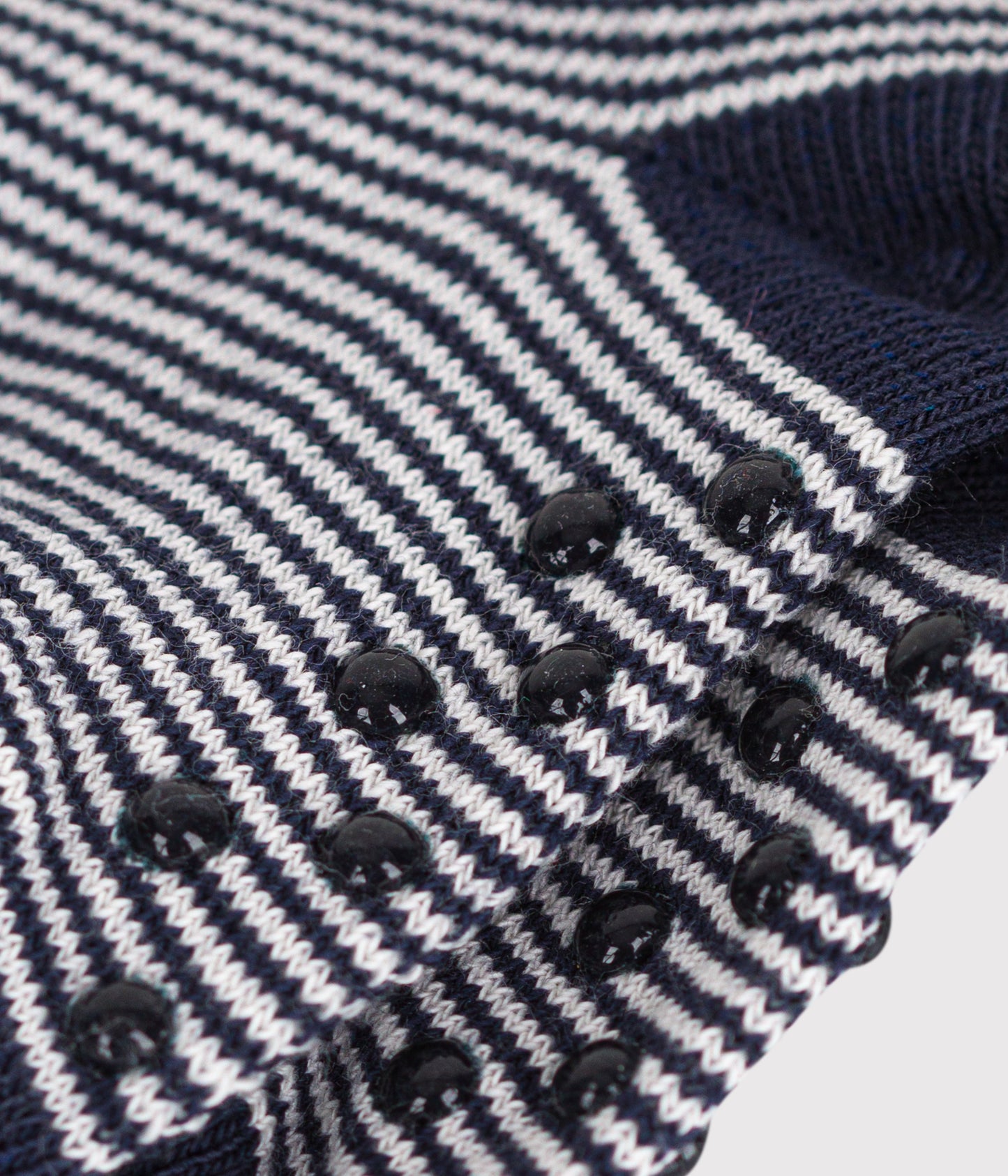 Skridsikre bomuldssokker til baby med striber