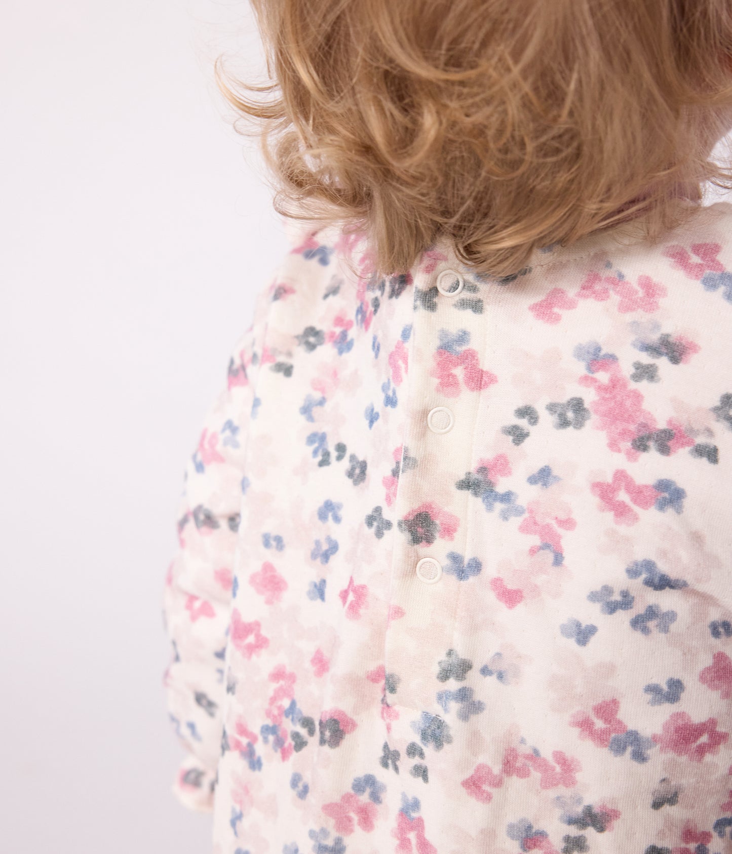 Kjole med blomster print til baby