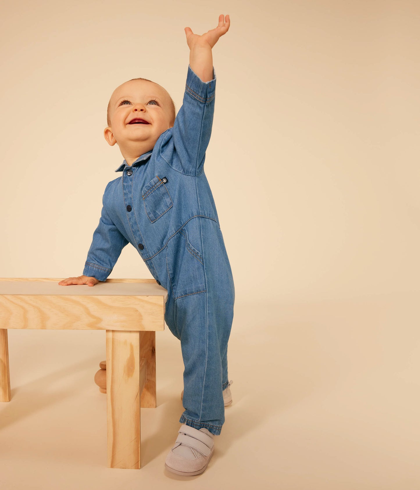 Buksedragt til baby i denim
