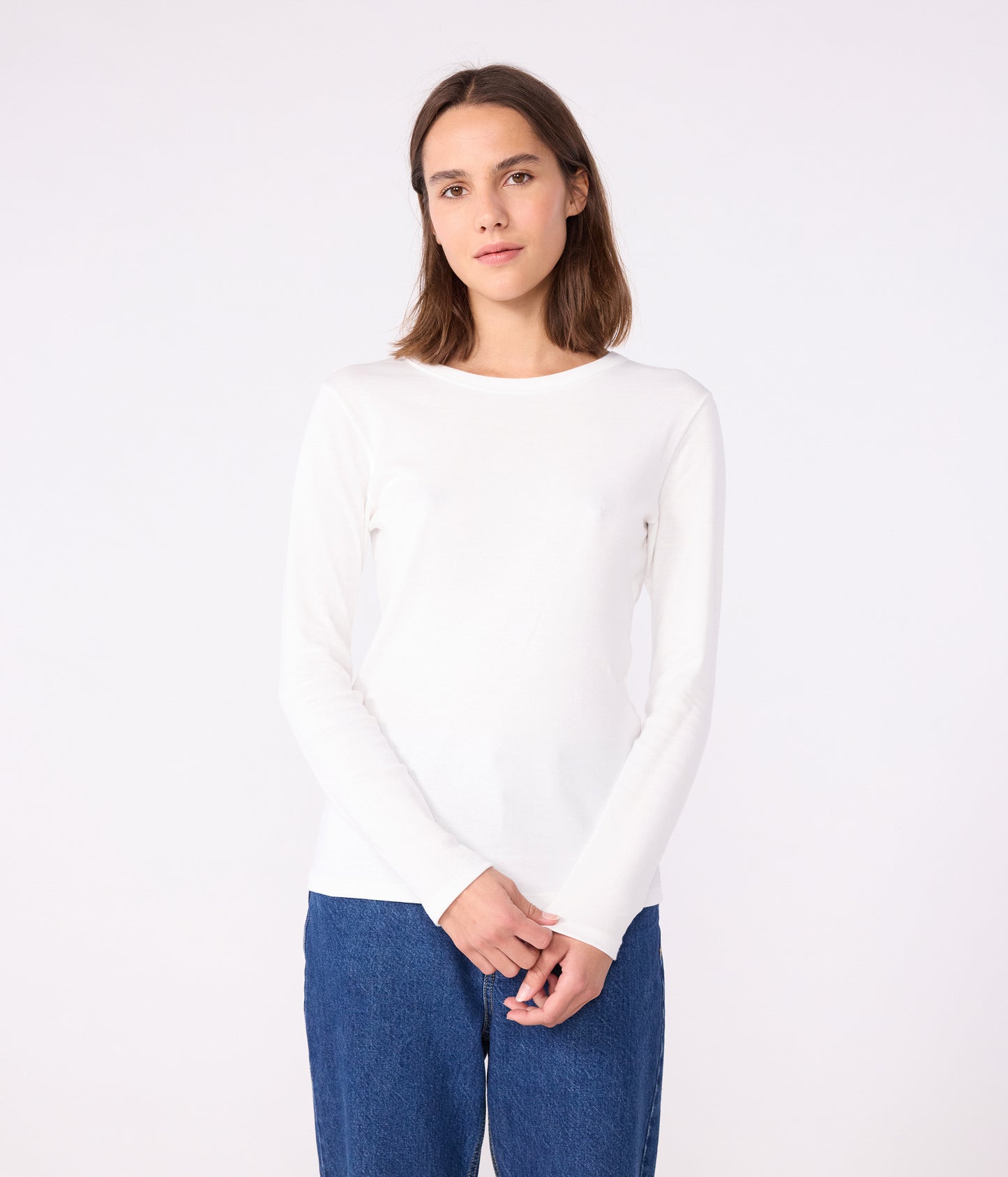 Langærmet t-shirt til kvinder i hvid ribstrik