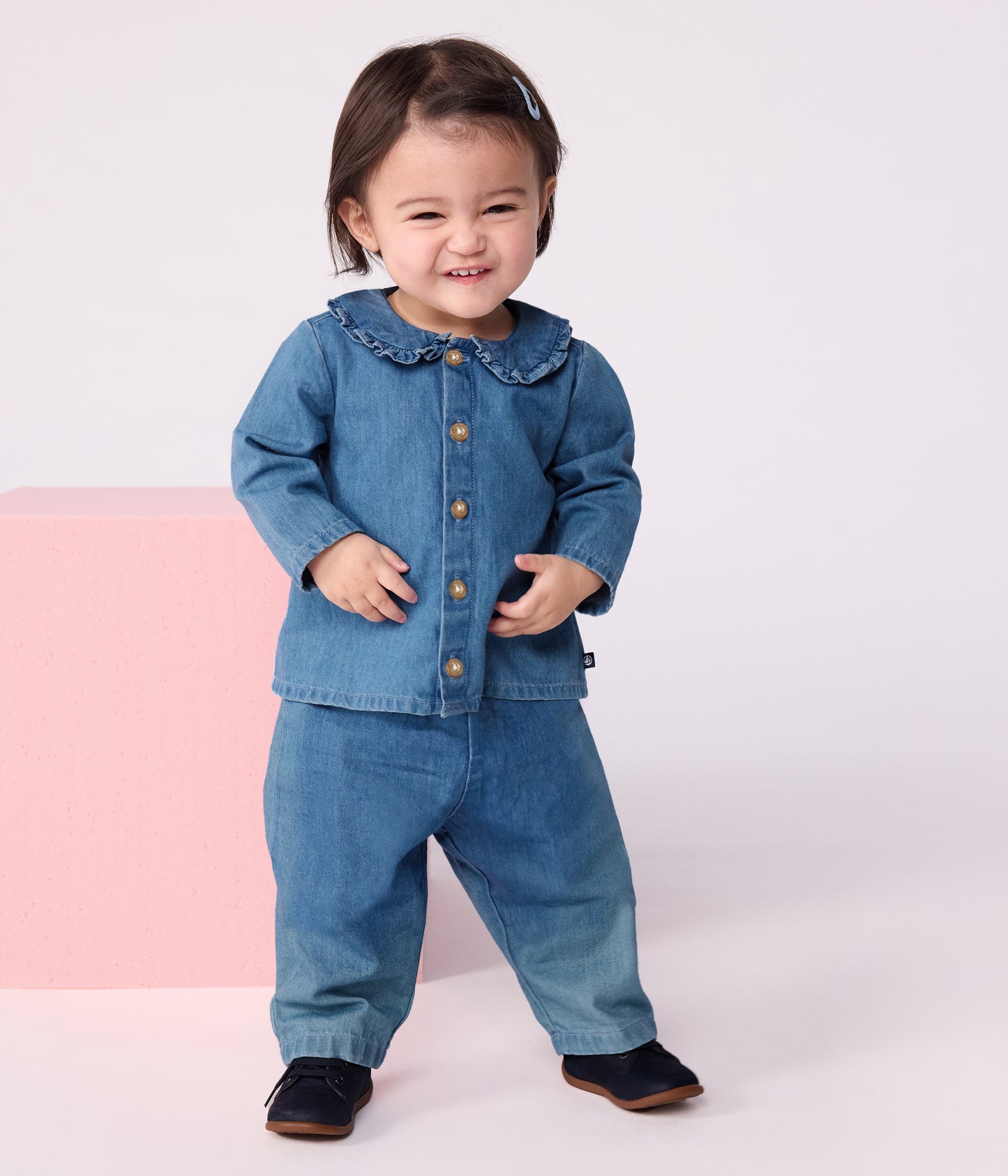 Denimskjorte til baby med flæsekrave