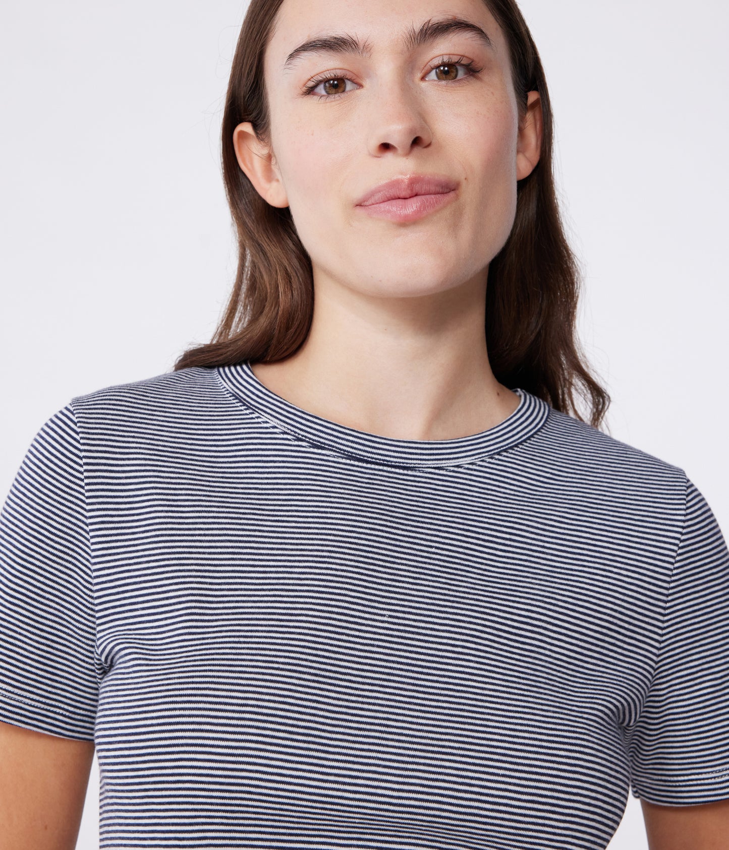 T-shirt med rund hals i bomuld til kvinder - mørkeblå striber