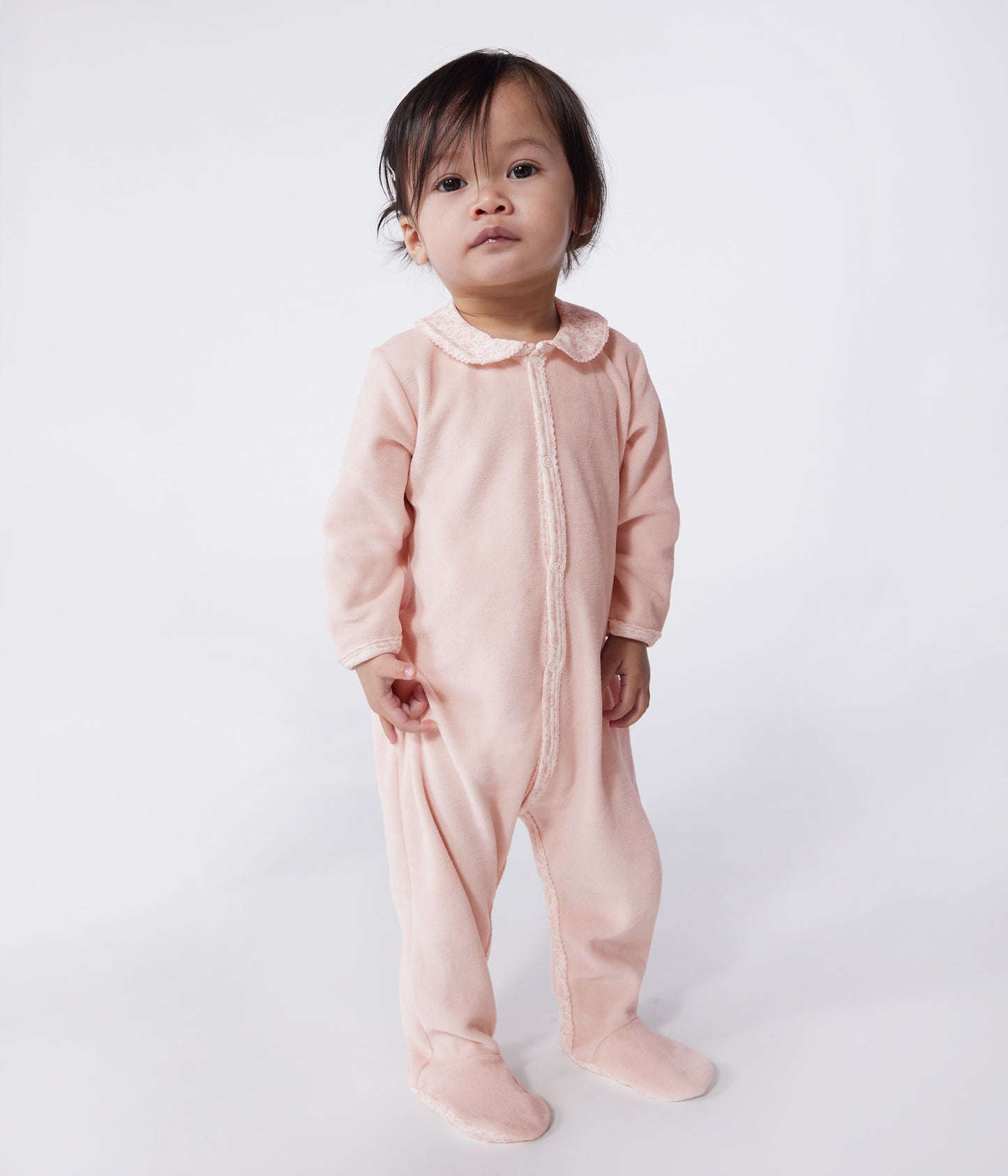 Pyjamas i velour til baby - lyserød med blomsterkrave