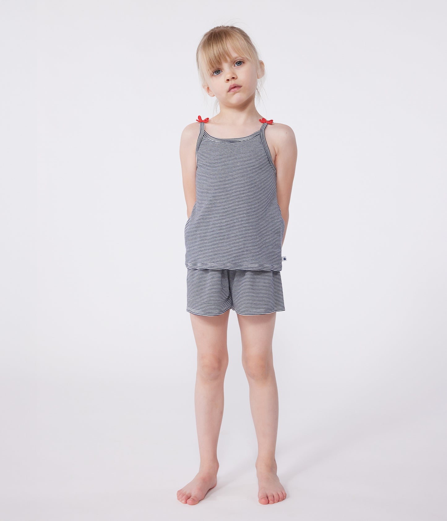 Pyjamas med stropper og shorts i striber til børn