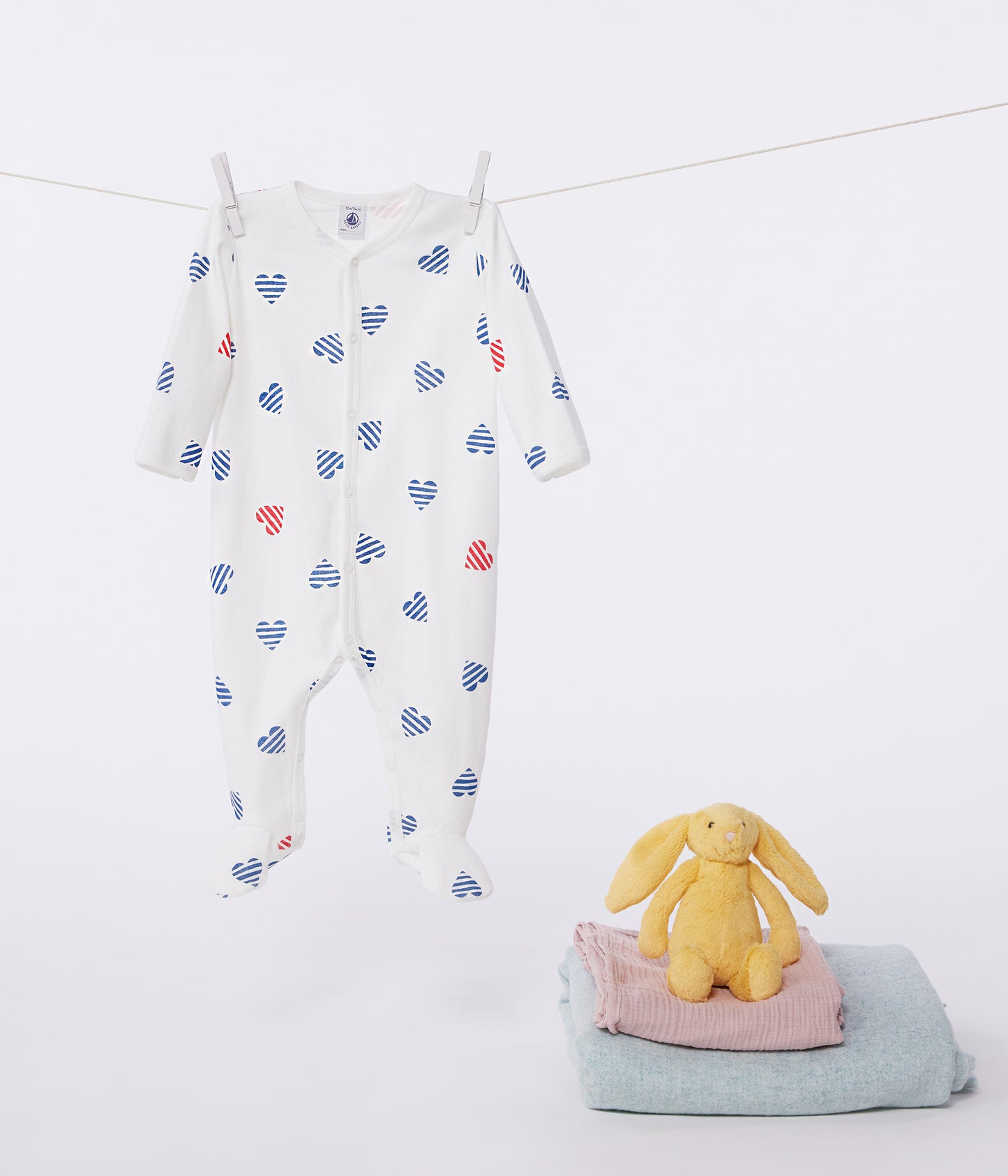 Pyjamas i bomuld til baby med stribede hjerter