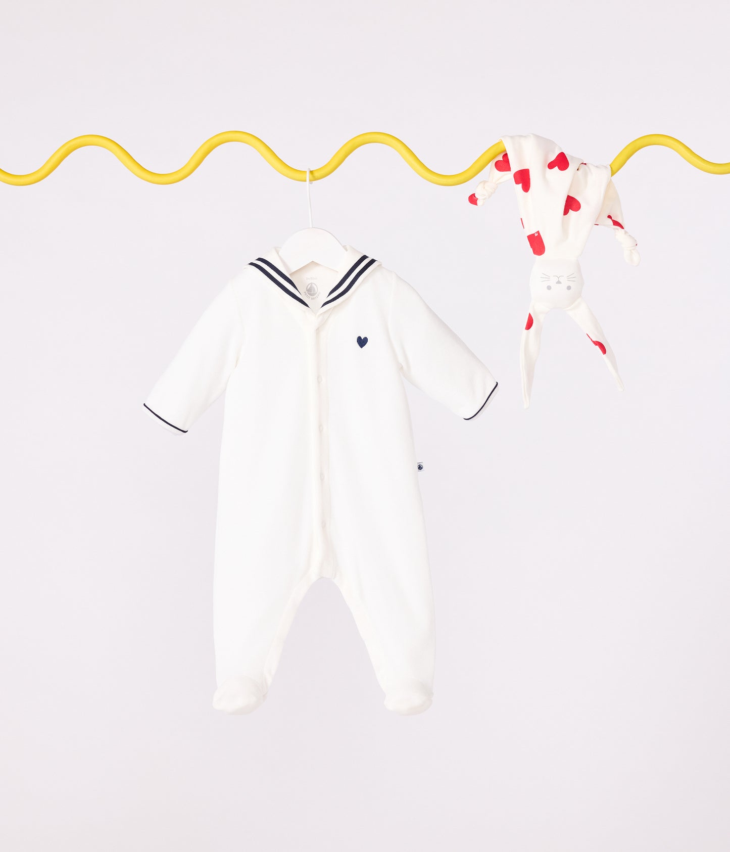 Pyjamas i velour til baby med sømandskrave