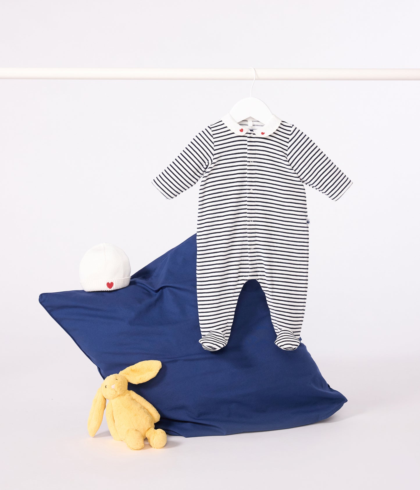 Pyjamas i velour til baby med striber og krave