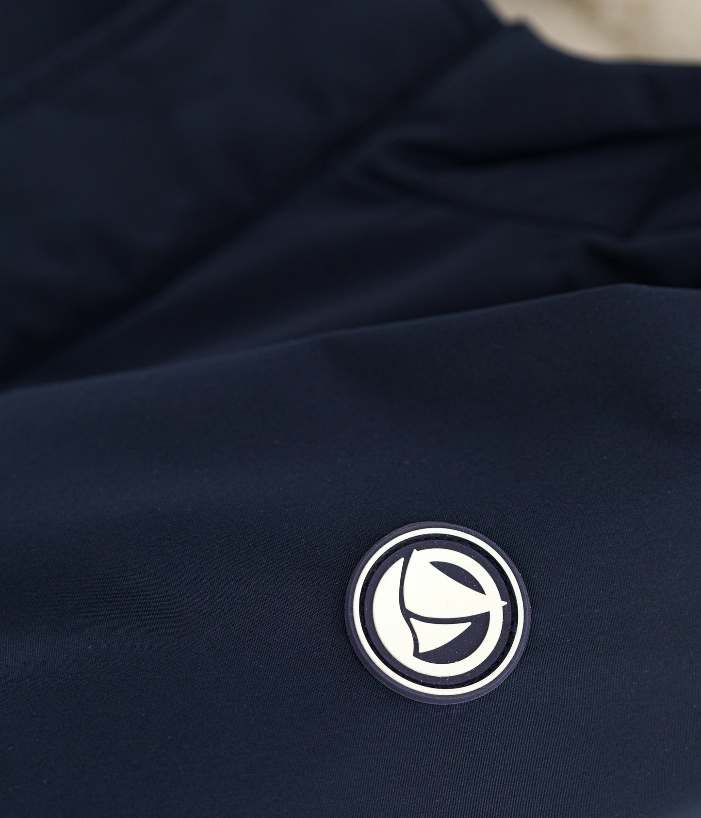 Mørkeblå parka-jakke til baby