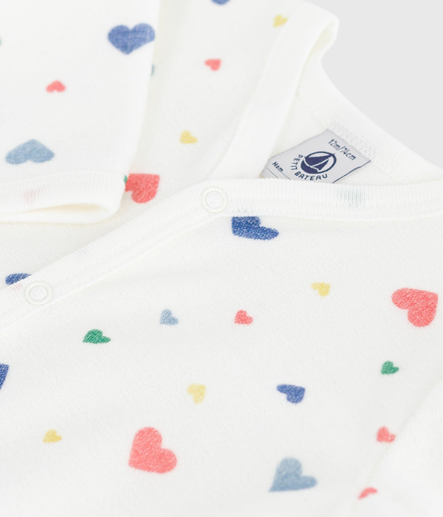 Pyjamas i velour til baby med multifarvede hjerter