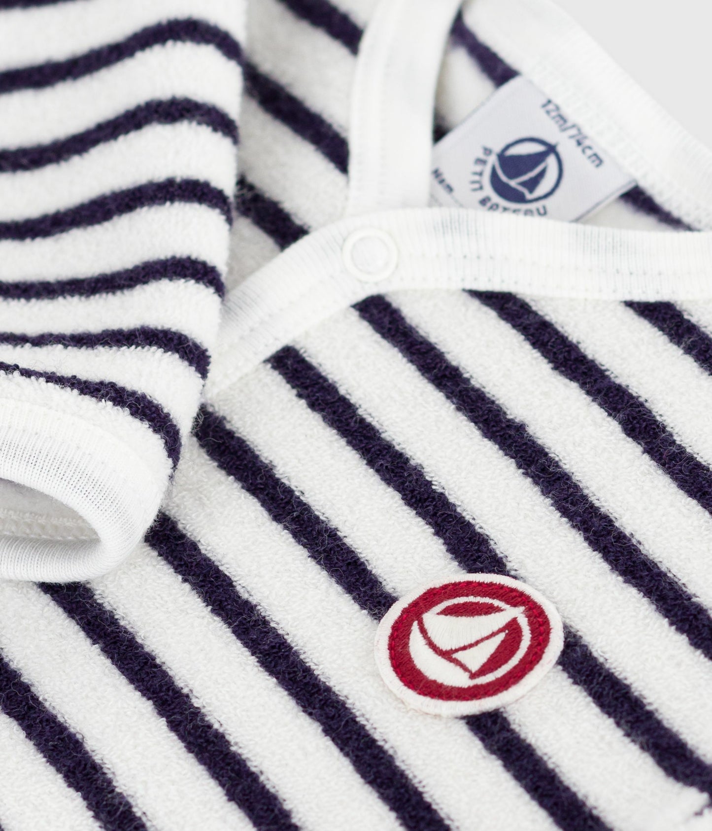 Stribet pyjamas til baby uden fødder