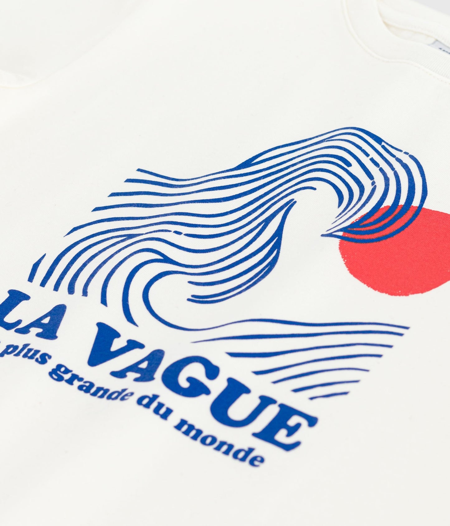 T-shirt i hvid bomuld med blå bølge