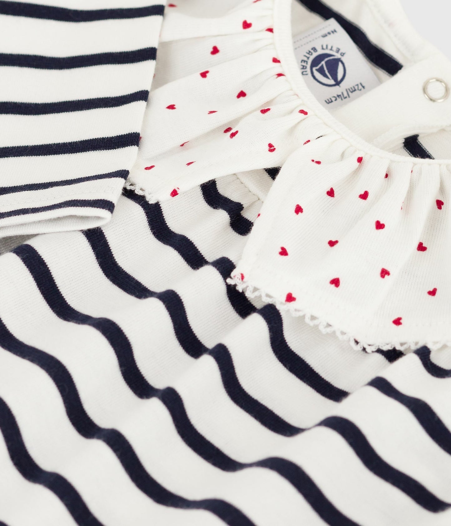 Stribet bluse til baby med hjerter på kraven