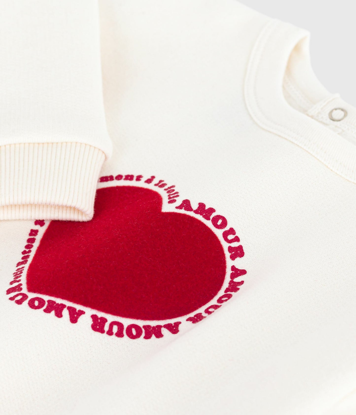 Sweatshirt til baby i råhvid med hjerte