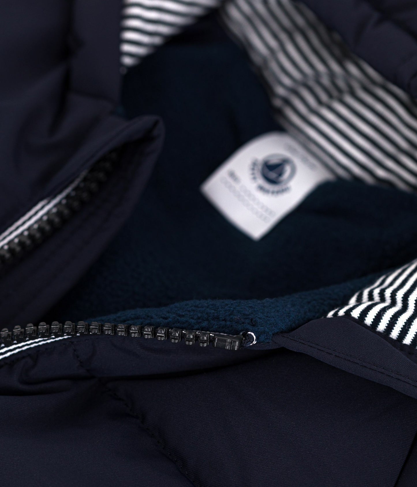 Dunjakke i mørkeblå til baby