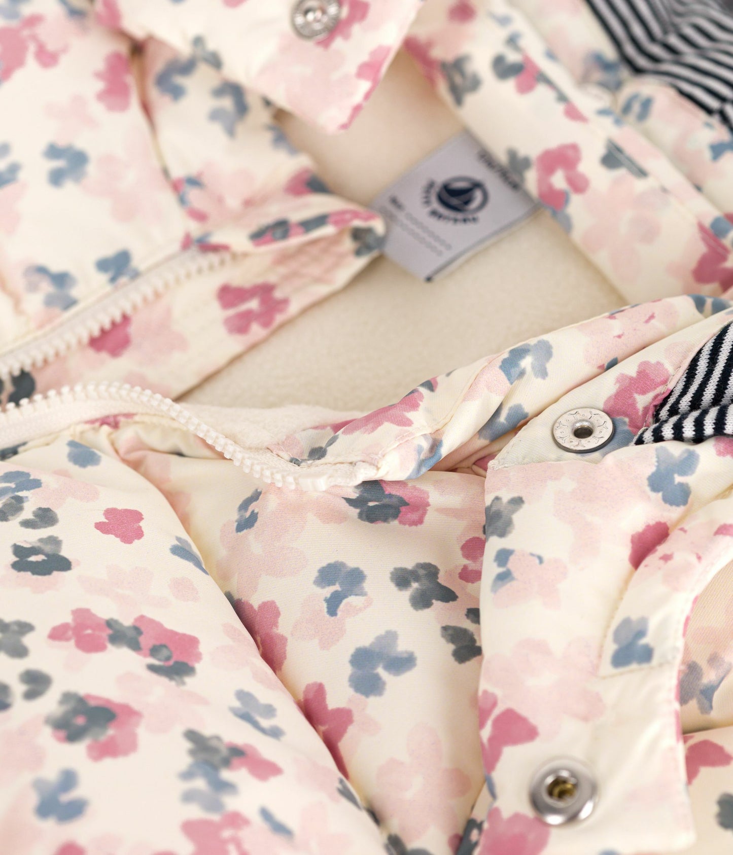 Dunjakke til baby med blomstertryk