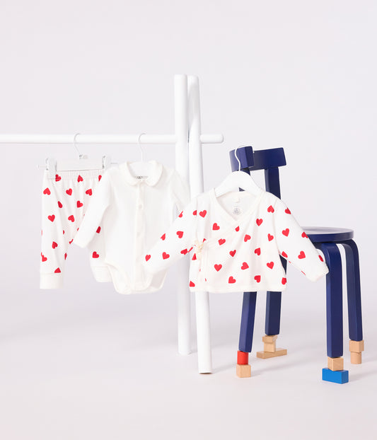 3-delt babyoutfit i bomuld med røde hjerter