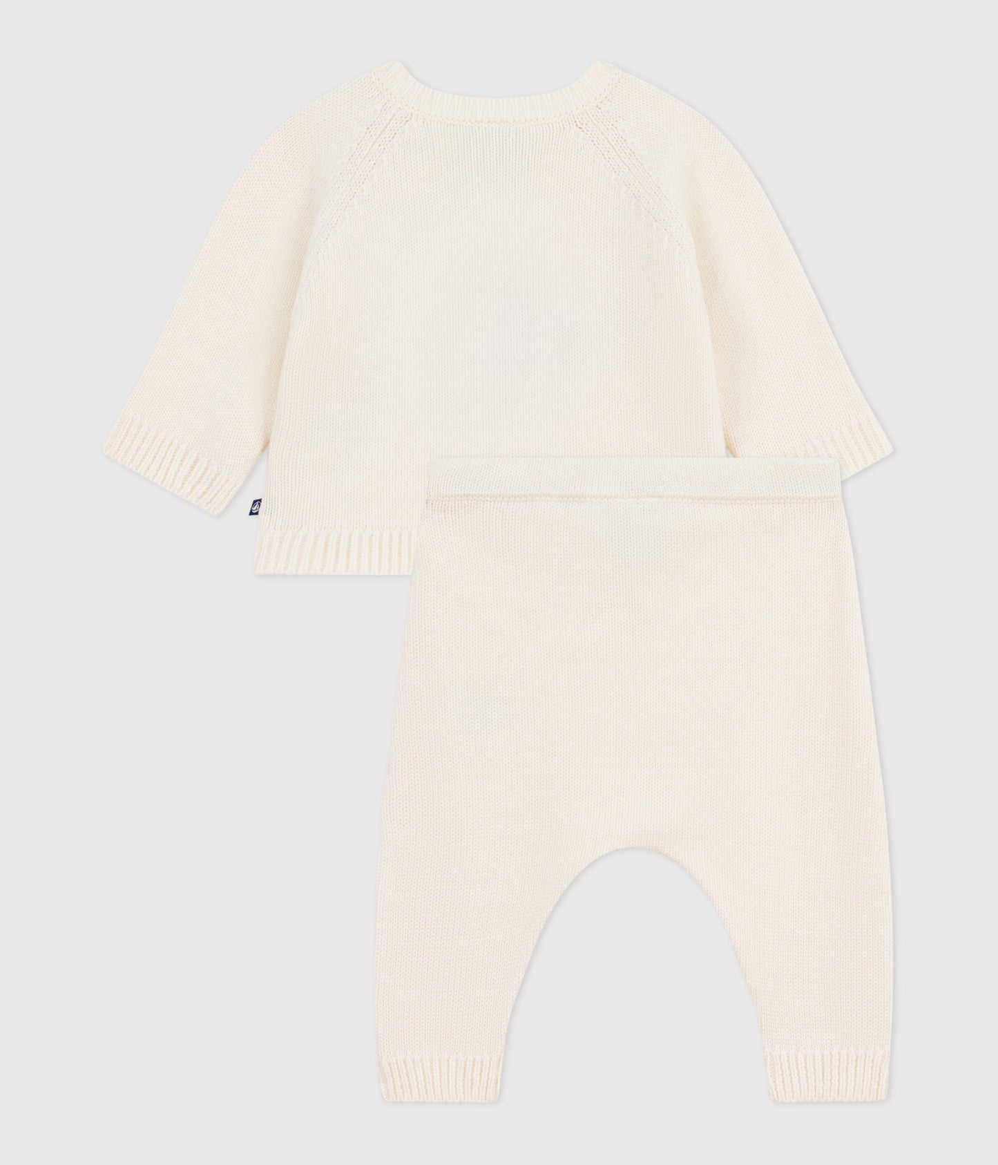 To-delt strikket sæt til baby med blå pingvin