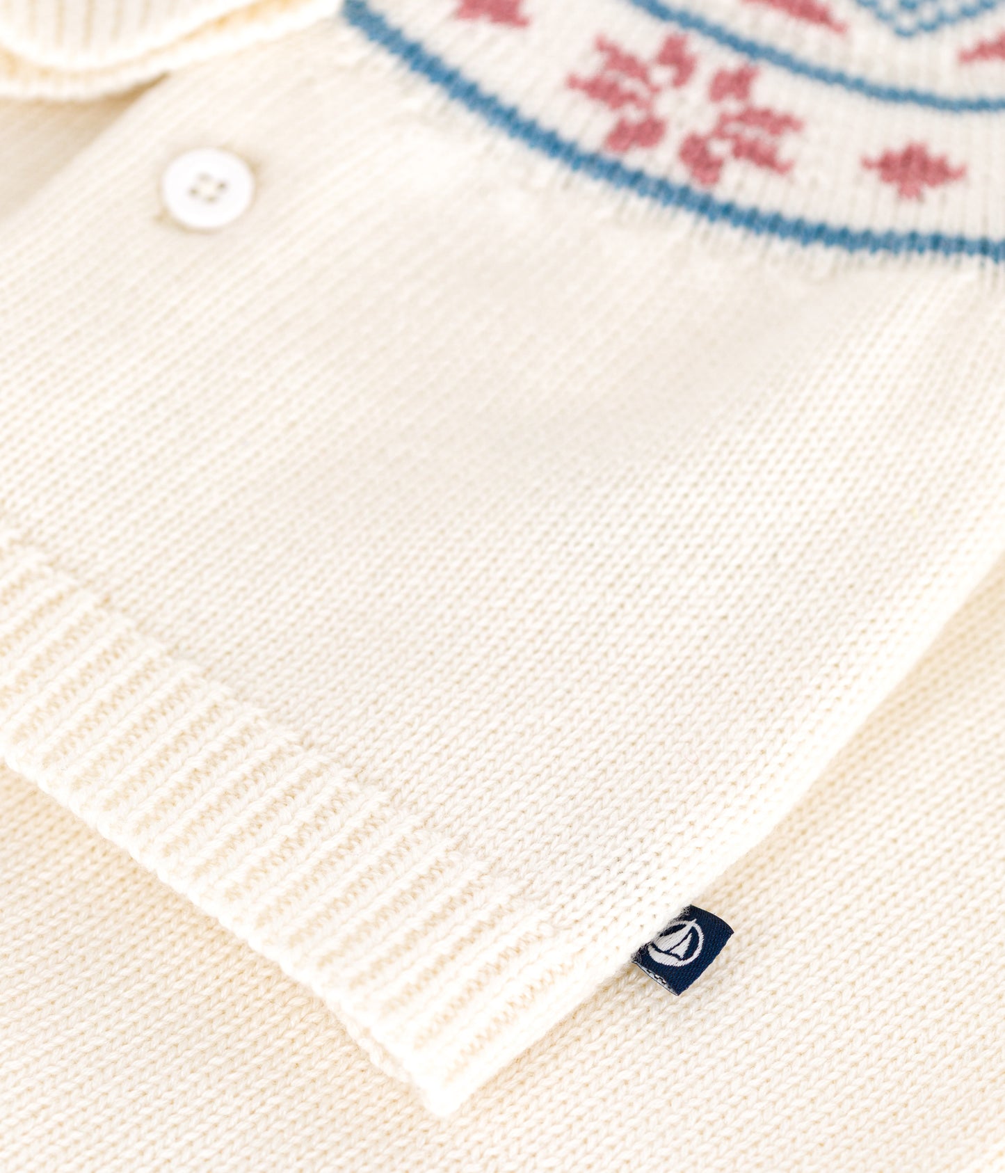 To-delt strikket sæt til baby i hvid med jacquard cardigan