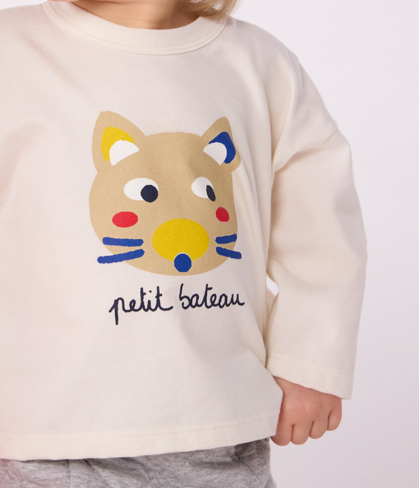 Sweatshirt til baby i råhvid med print