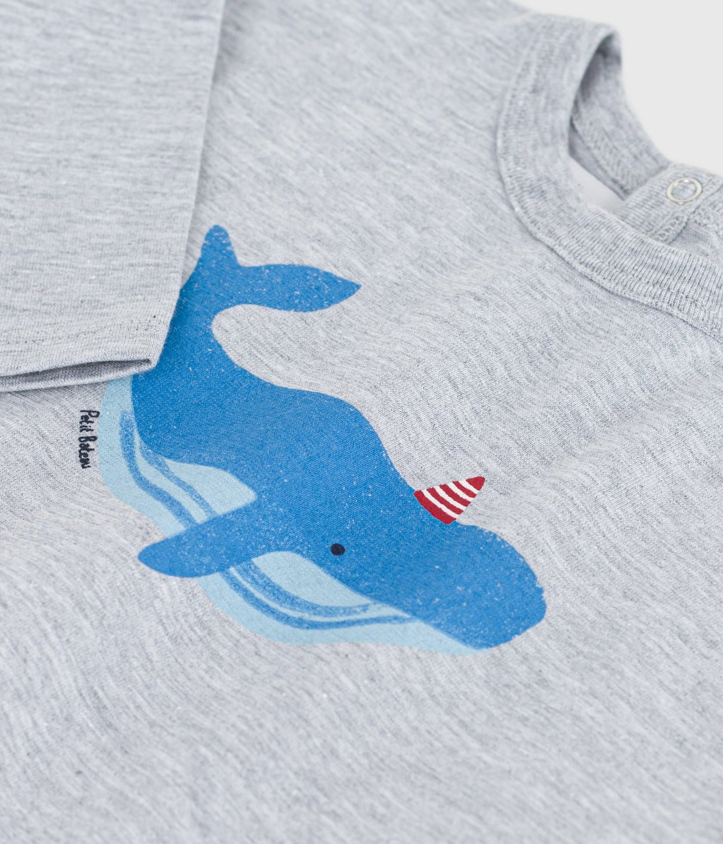 Langærmet t-shirt til baby i grå med blå hval