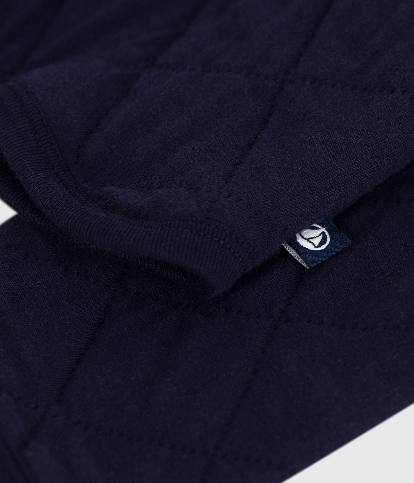 Quiltet cardigan i mørkeblå til kvinder