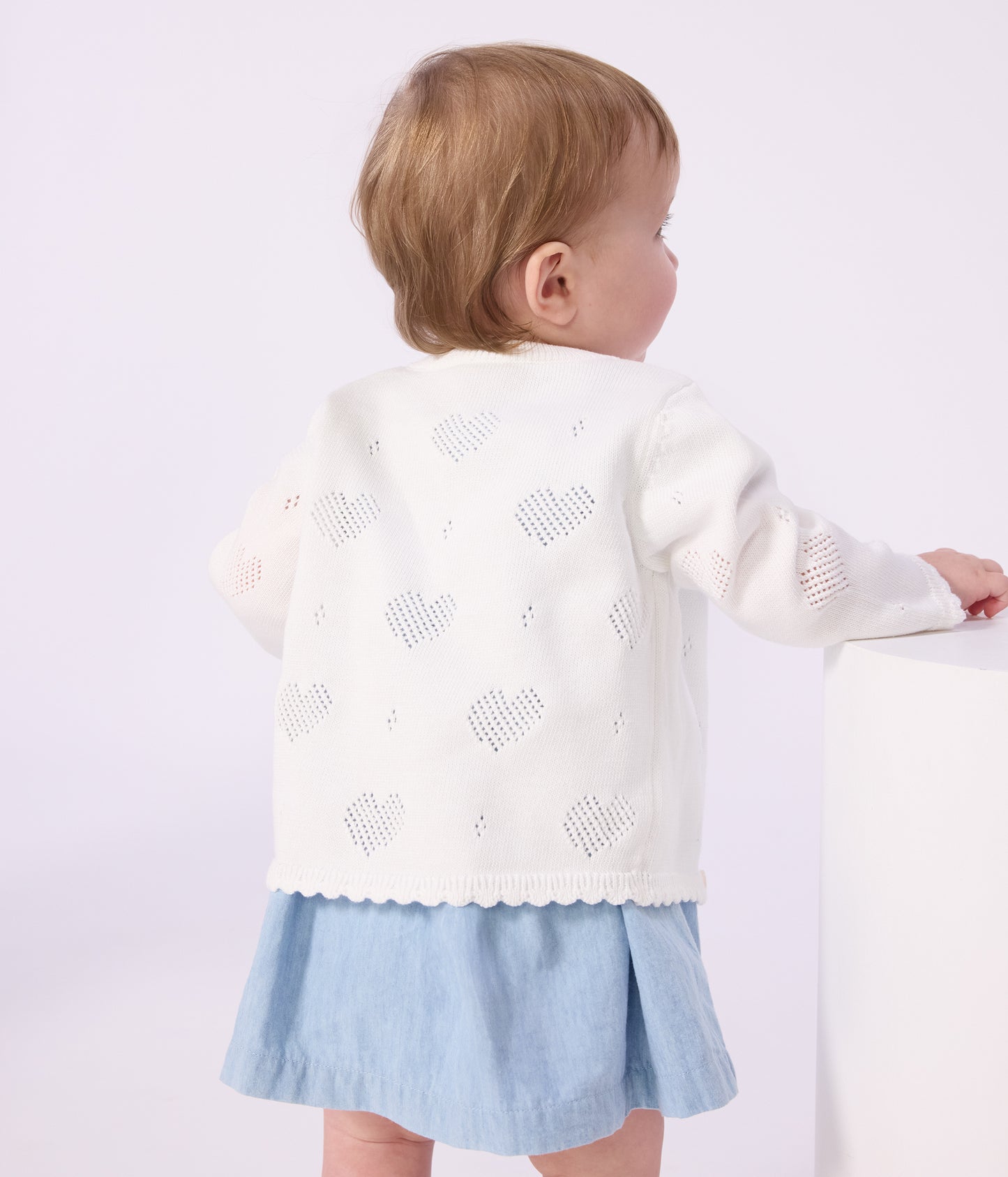 Cardigan med hjerte hulmønster baby - Hvid
