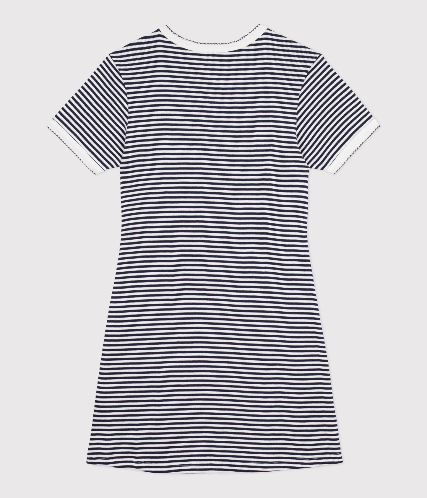 Kjole med t-shirt ærmer til kvinder - stribet