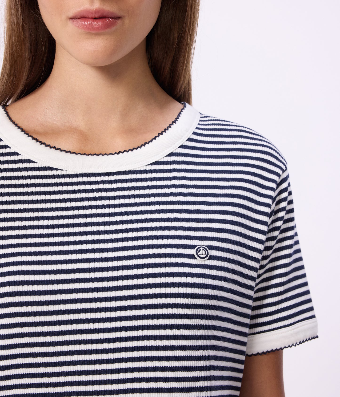 Kjole med t-shirt ærmer til kvinder - stribet