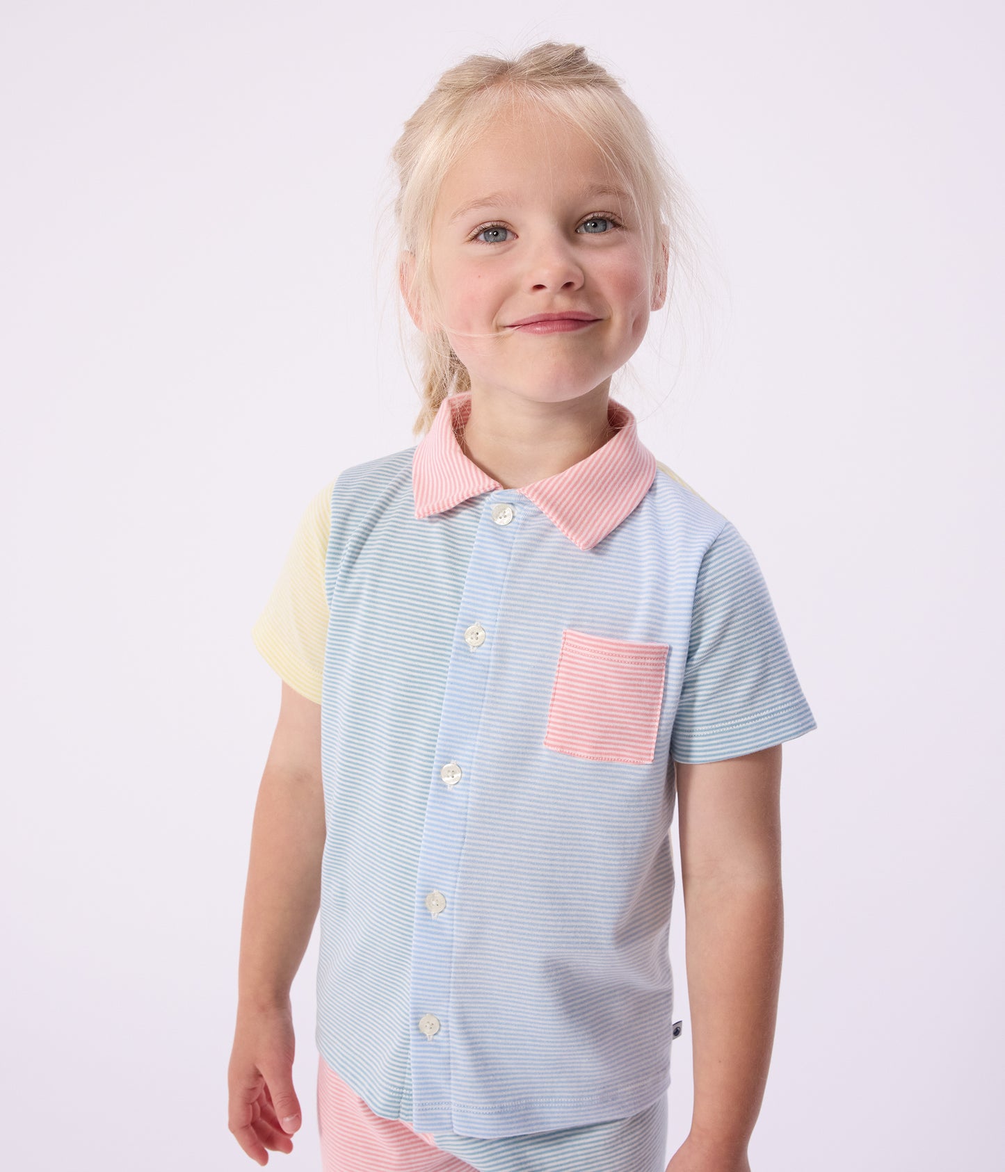 Pyjamas med knapper og korte ben - Multi striber