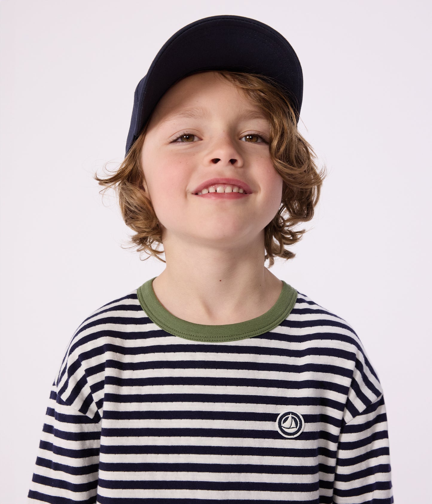 Langærmet stribet bomulds t-shirt med olivengrøn krave