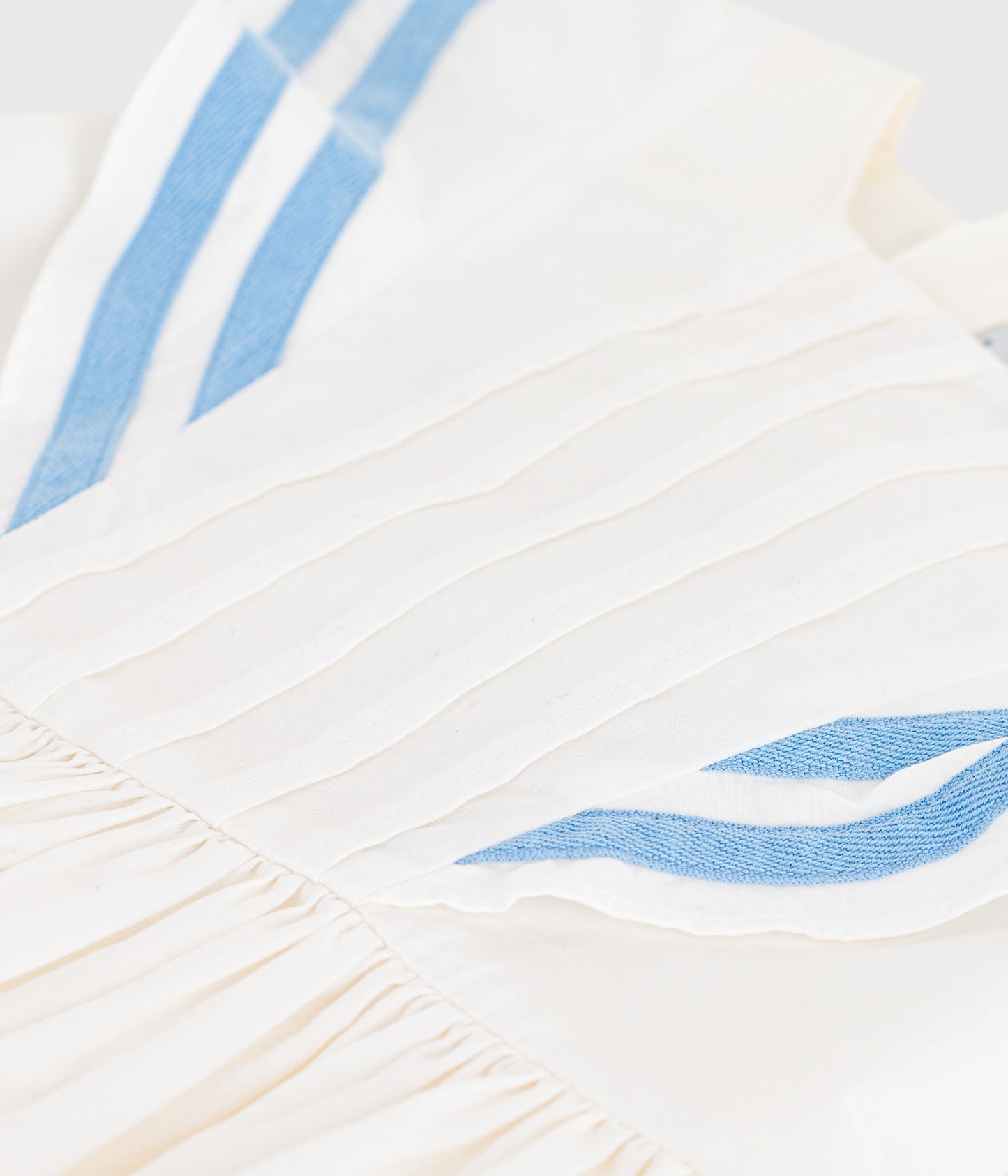 Bomuldskjole i hvid med blå striber