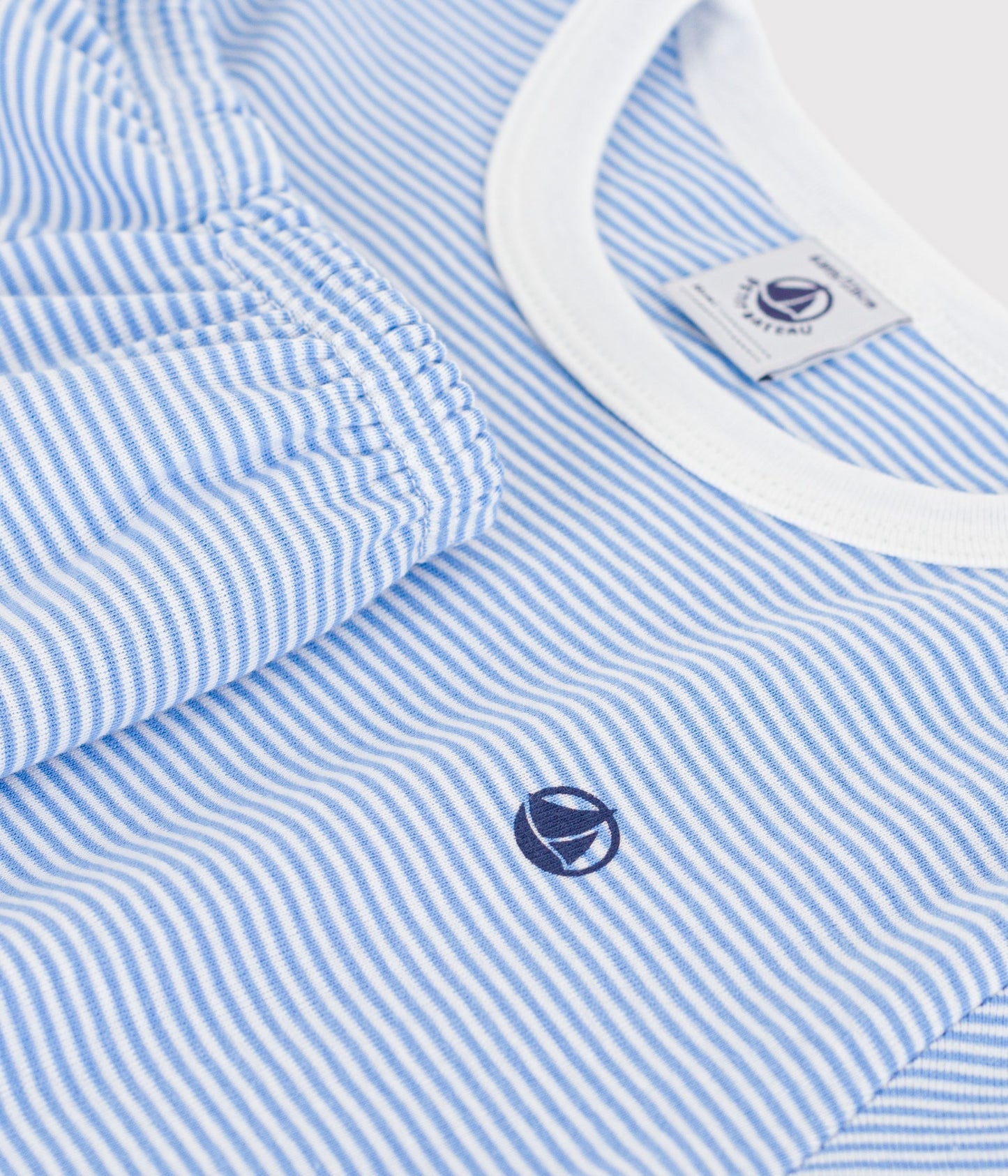 Kortærmet pyjamas med shorts - Edna blå striber