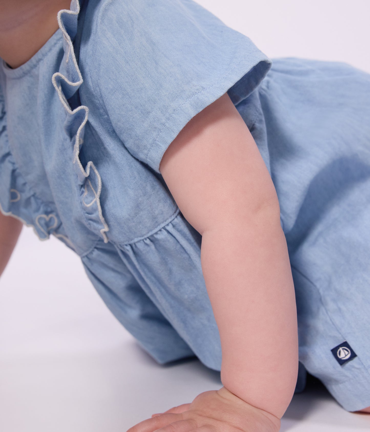 Kjole i chambray-stof til baby - Bleu clair