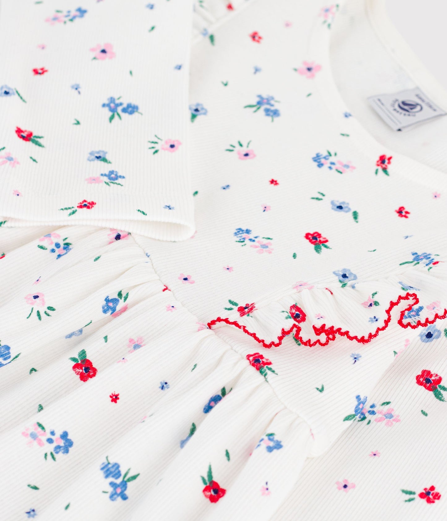 Bomuldskjole med lange ærmer og blomsterprint