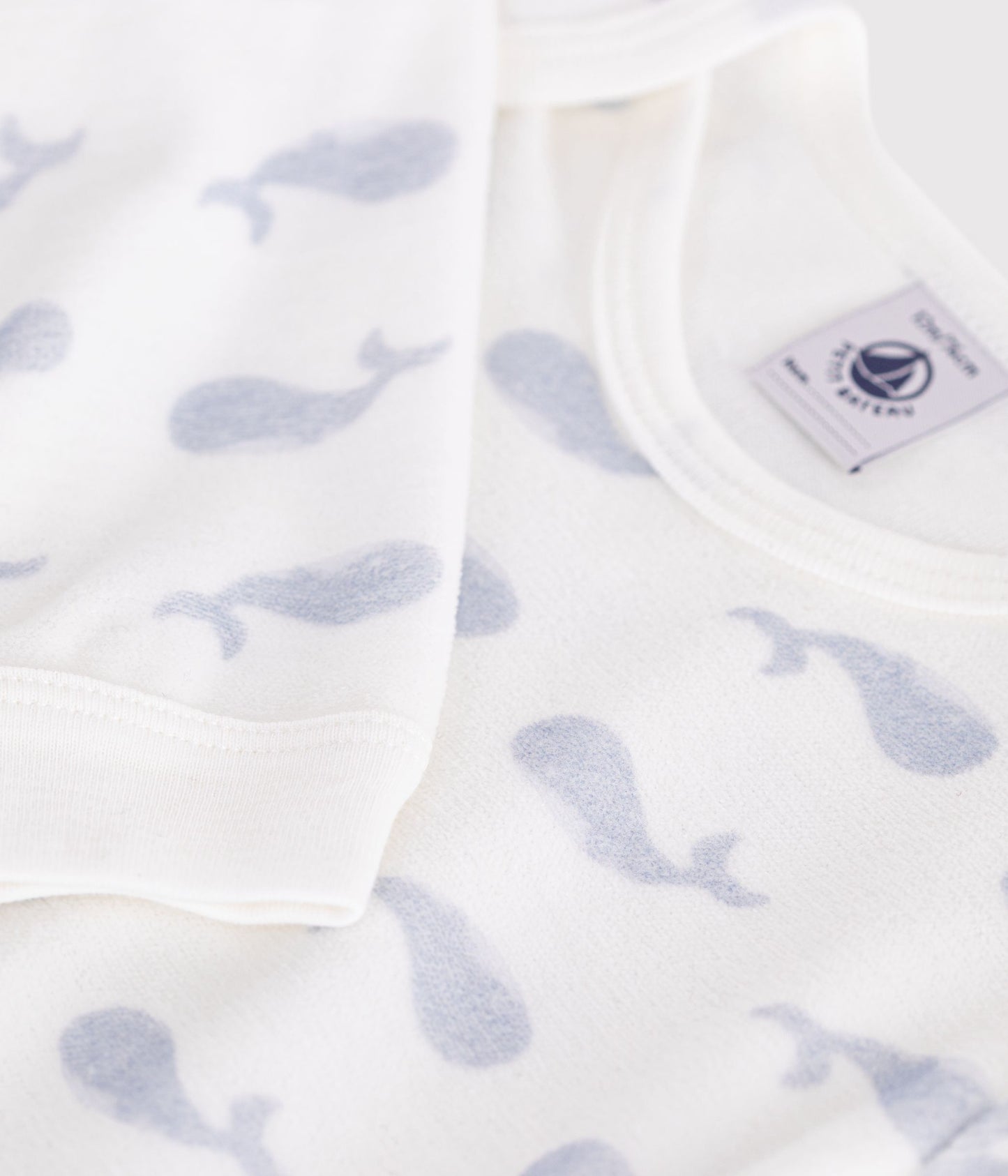 Pyjamas uden fødder i velour med hvalprint - MARSHMALLOW/POLAIRE