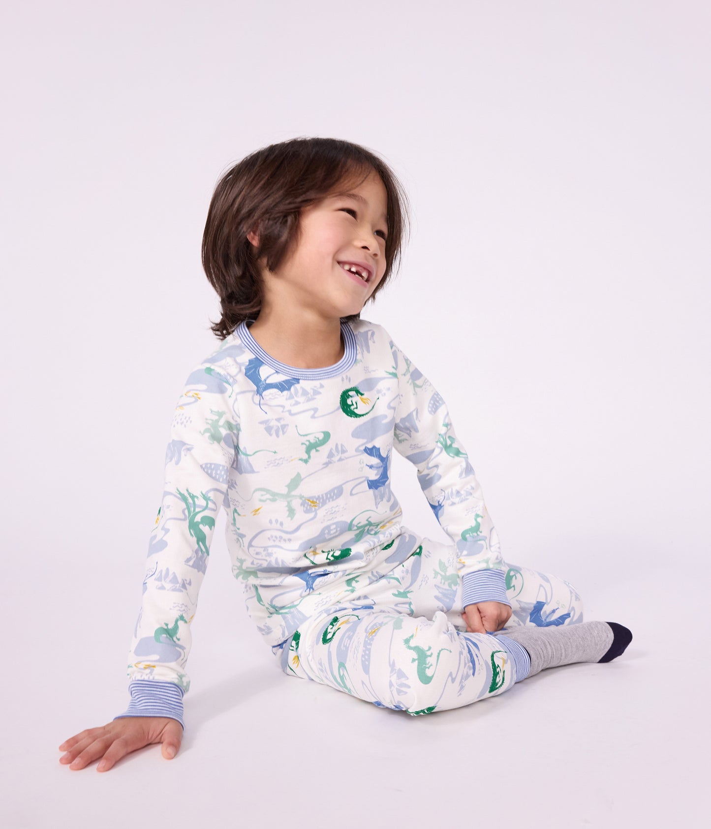 Langærmet pyjamas i fleece med drager