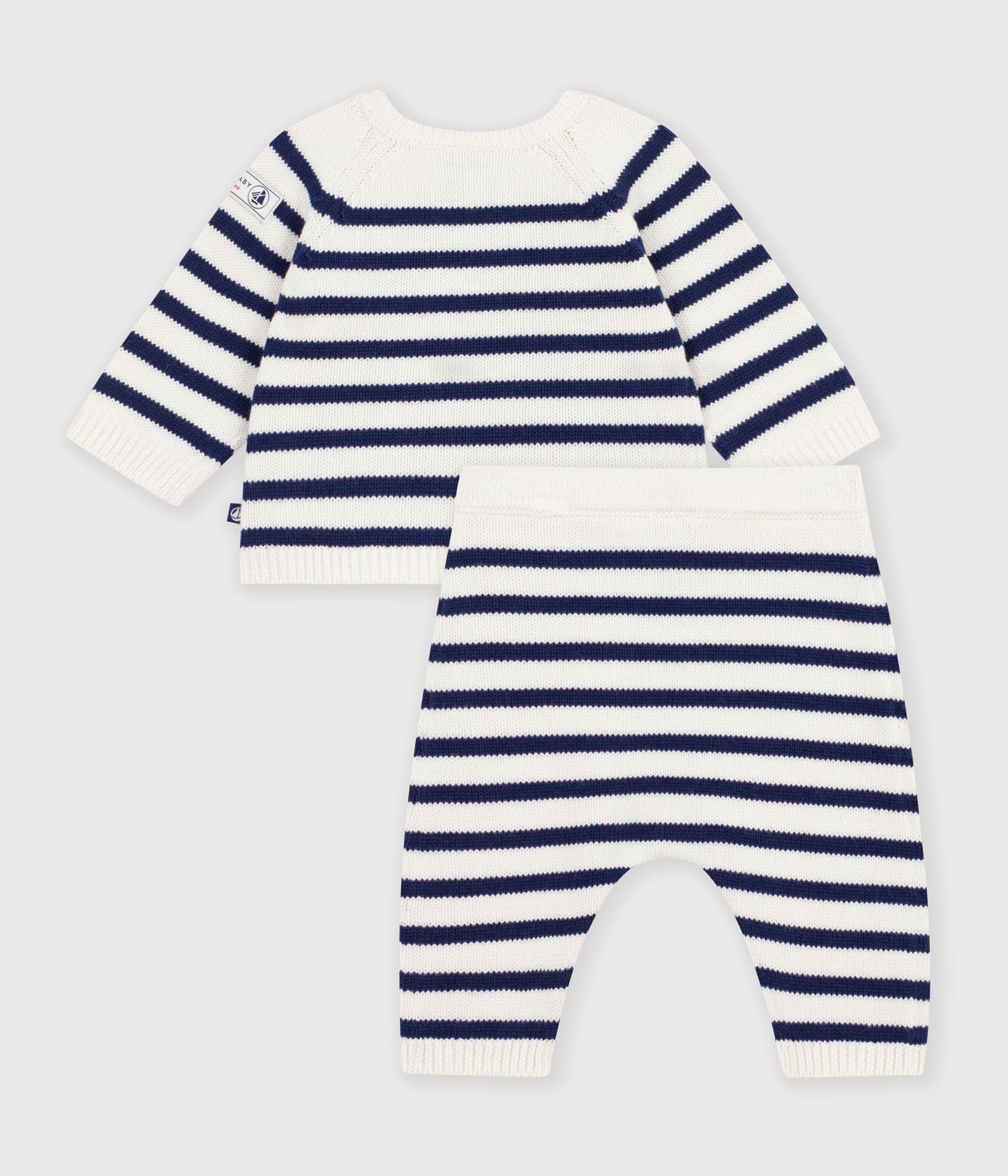 To-delt strikket sæt til baby med striber