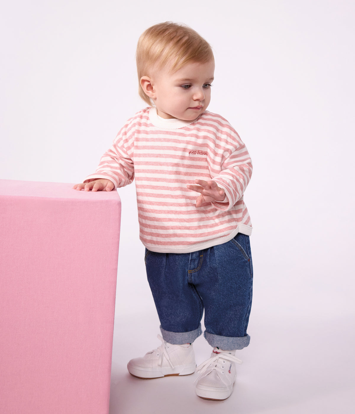 Langærmet stribet t-shirt til baby - ROSEA/MILK