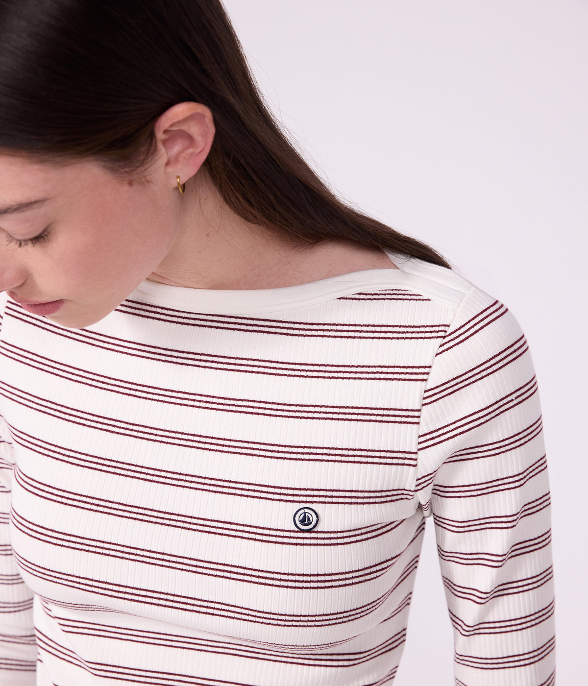 Langærmet t-shirt til kvinder med bådudskæring - Marshmallow/Truffe